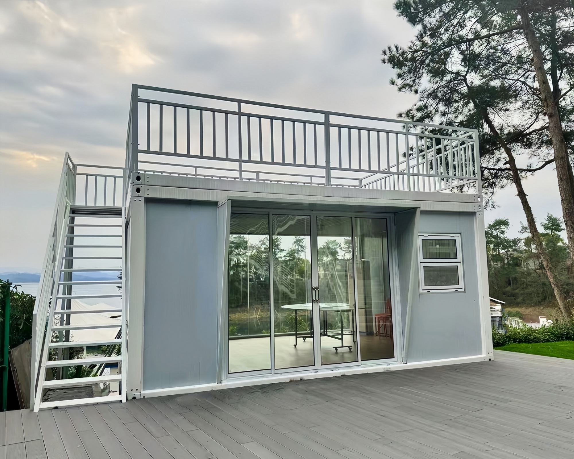 10ft studio with rooftop